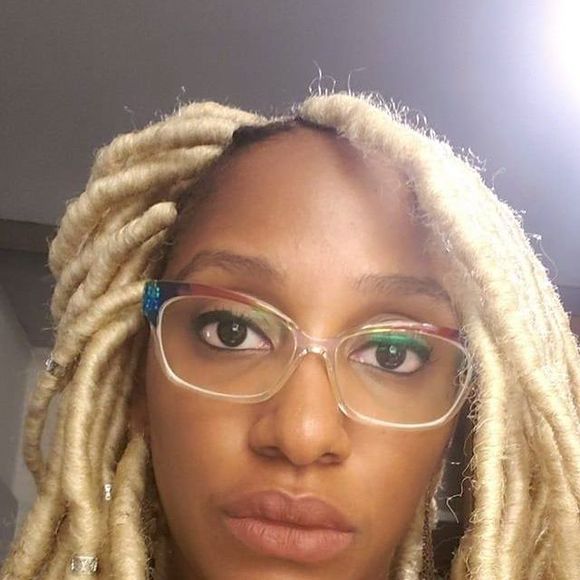 Meet your Posher, Stephanie - Picture 1 of 1